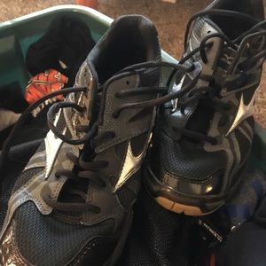 Mizuno volleyball shoes